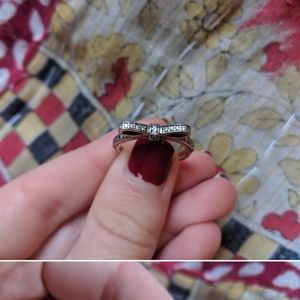 Pandora bow ring